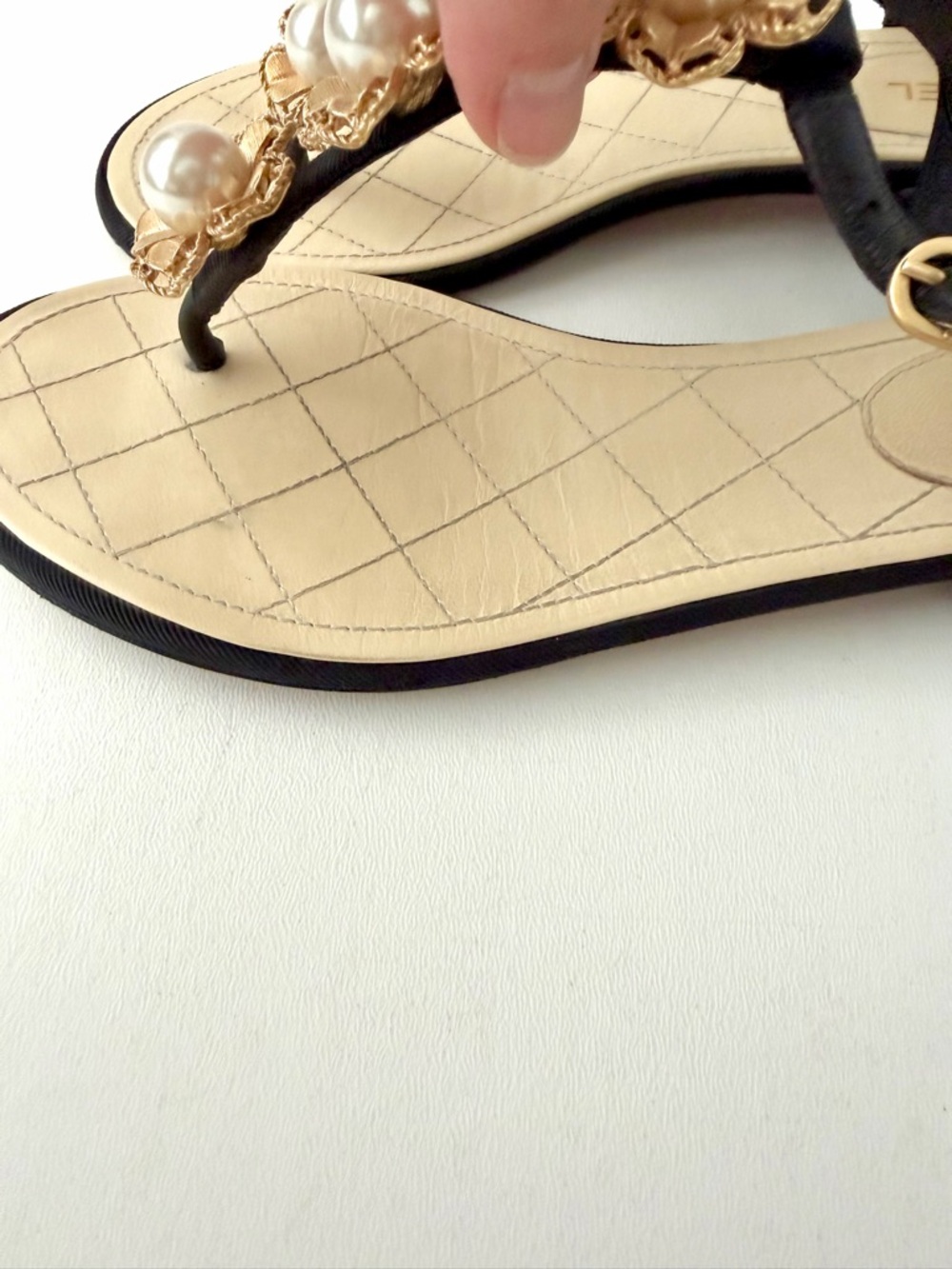 CHANEL‎ | Pearl Camellia Black Grosgrain Thong Sandals CC Logo Slingback EU 37C - Picture 11 of 16